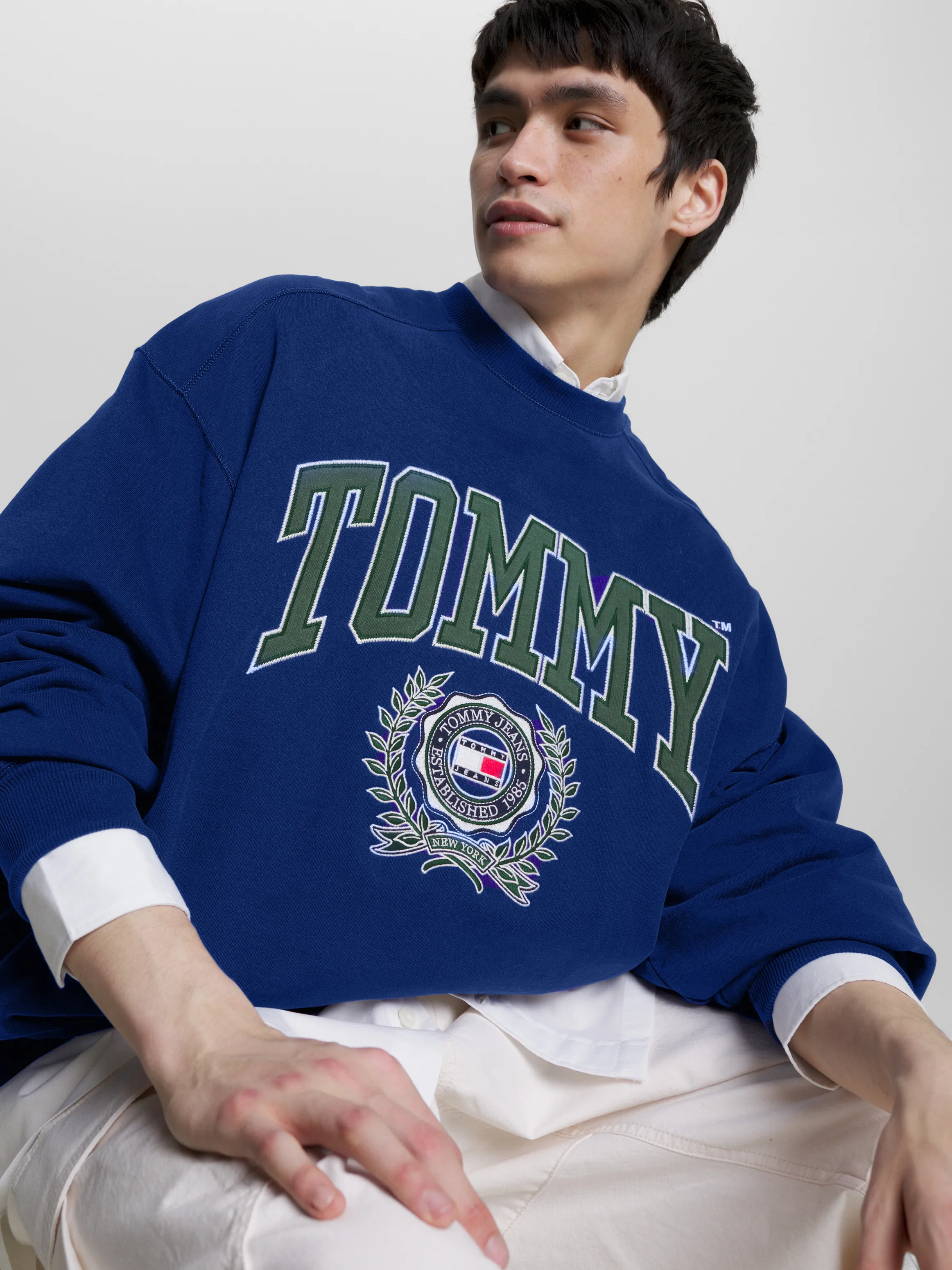 College Boxy Fit Logo Sweatshirt | Sweatshirts & Hoodies | Tommy Jeans