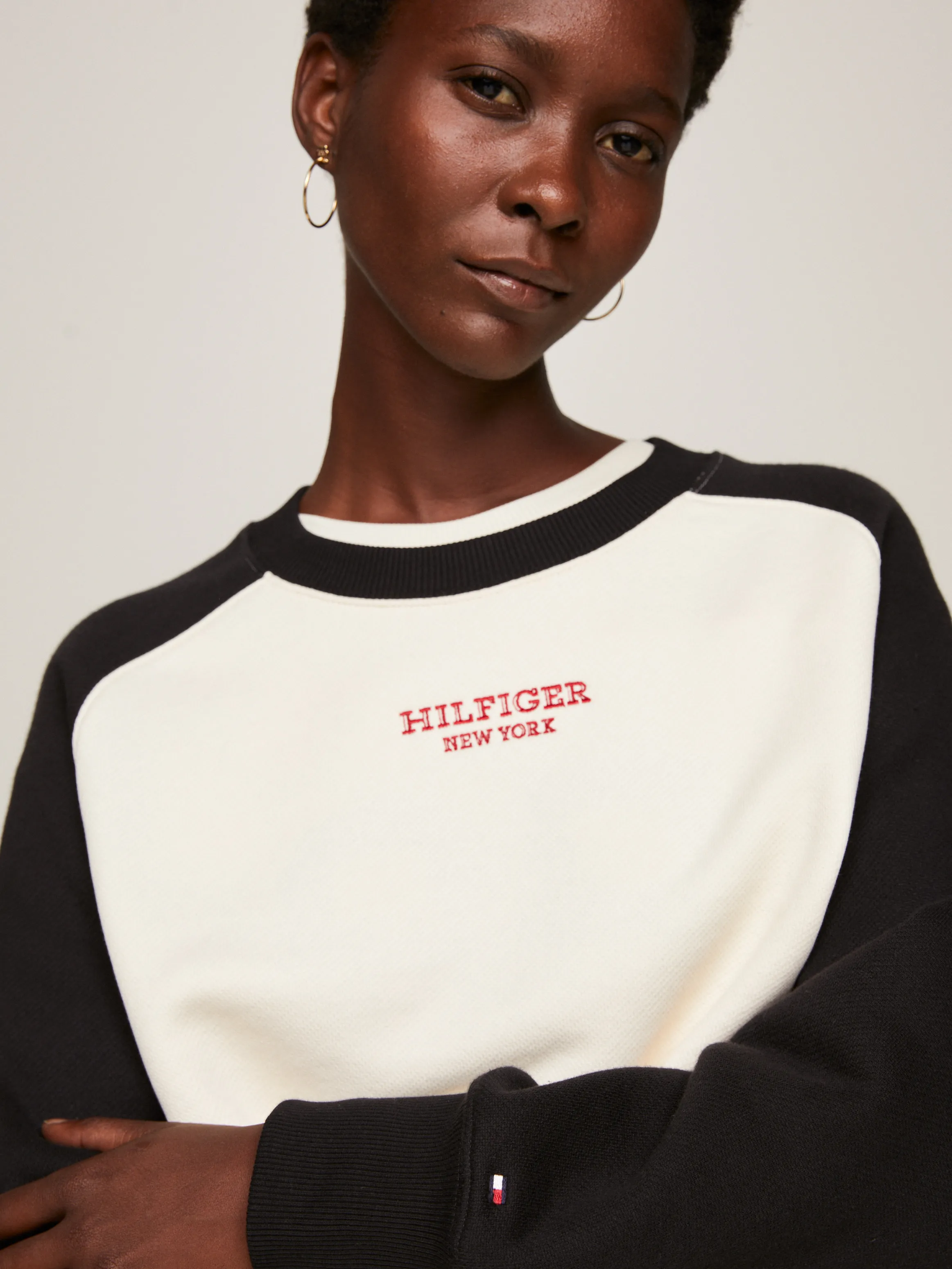 Hilfiger Monotype Colour-Blocked Relaxed Sweatshirt | Sweatshirts & Hoodies | Tommy Hilfiger