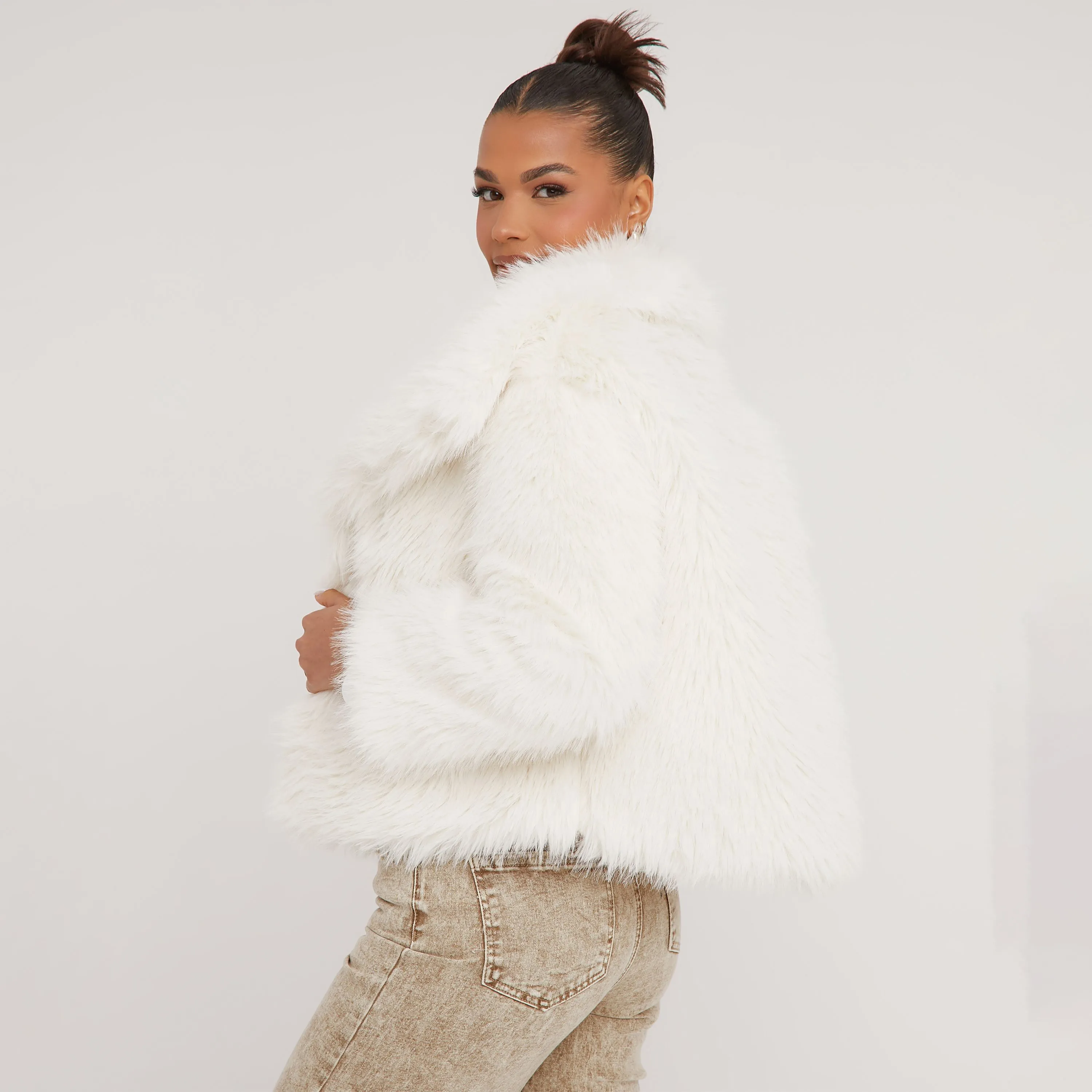 Oversized Collar Detail Cropped Jacket In Ivory Faux Fur