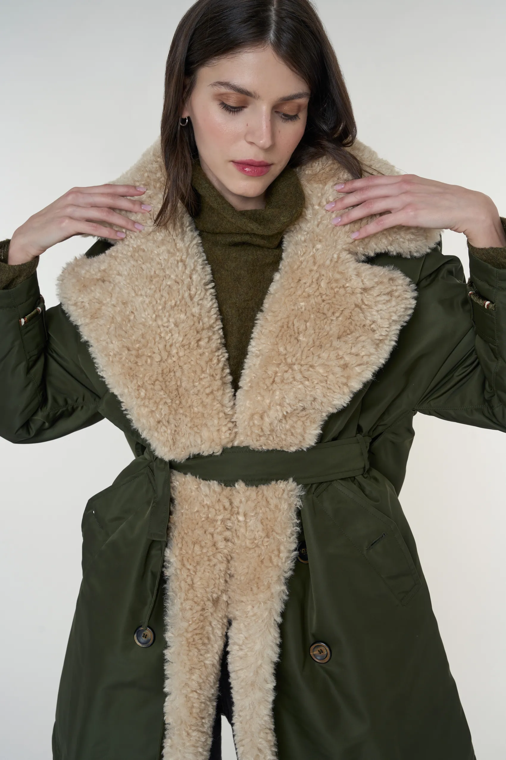 Parka with faux fur collar 