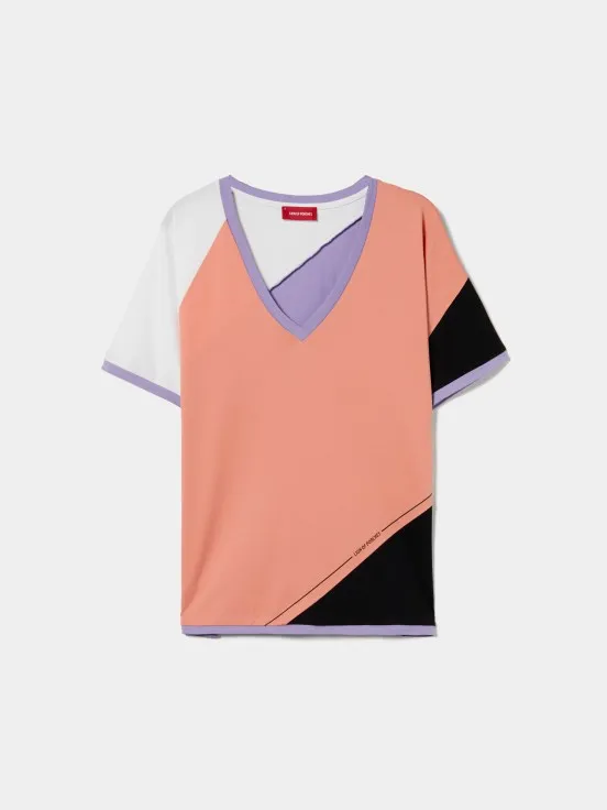 V-neck color block t-shirt