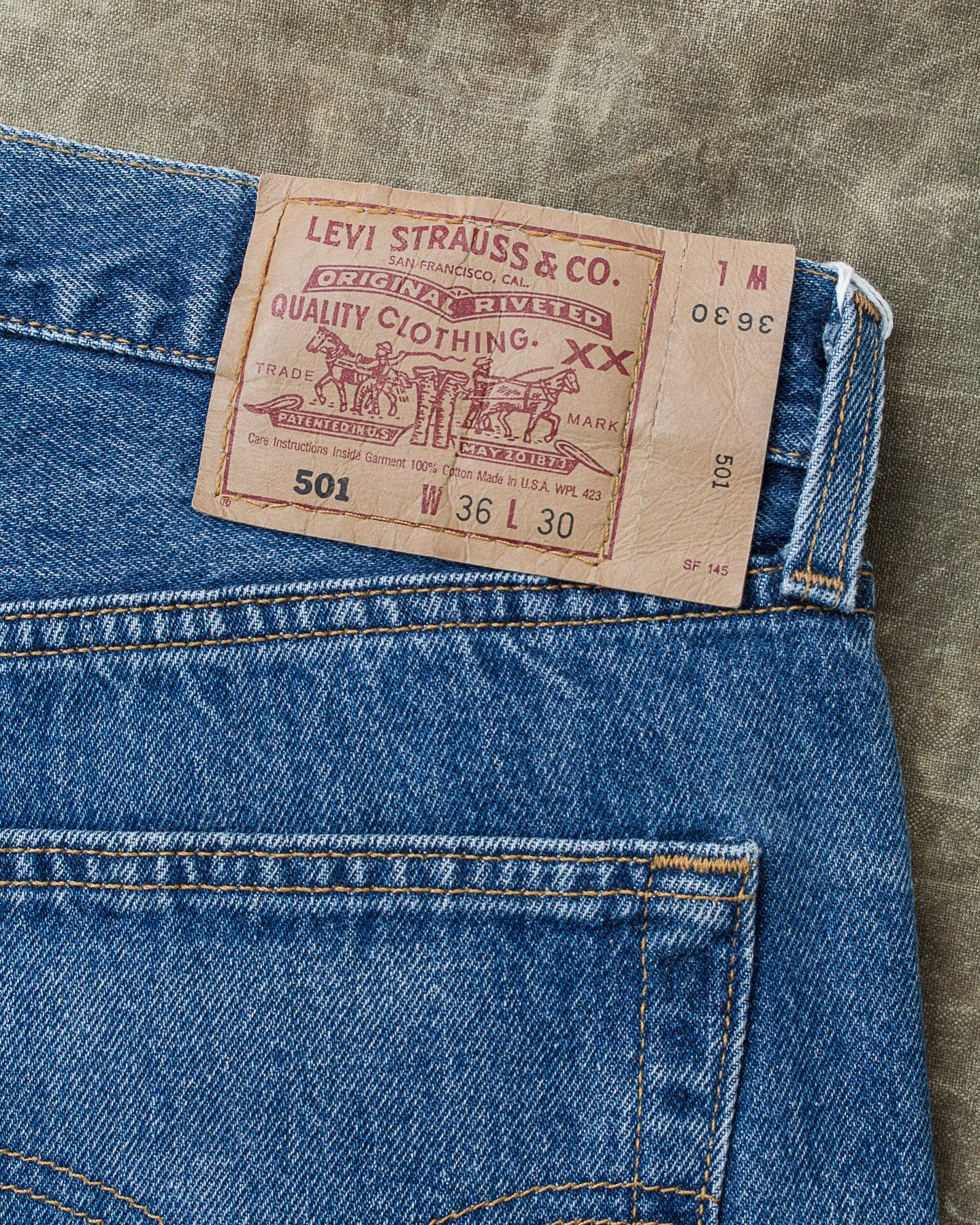 Vintage 1990's Made in USA Levi's 501 Jeans W 36 / L 30