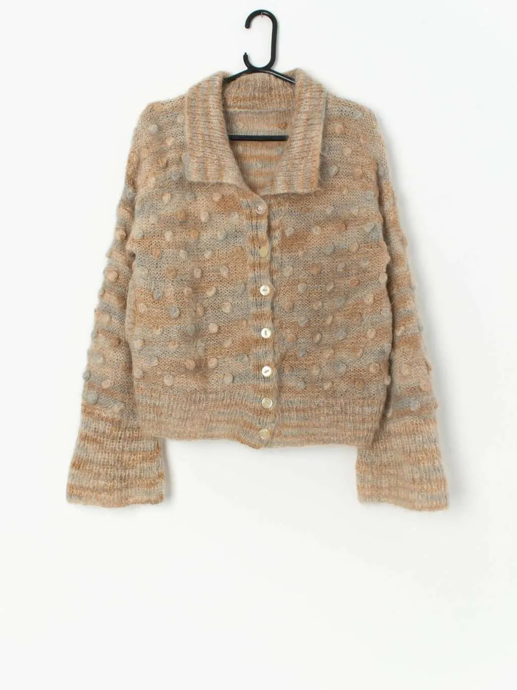 Vintage handknitted beige cardigan – Medium