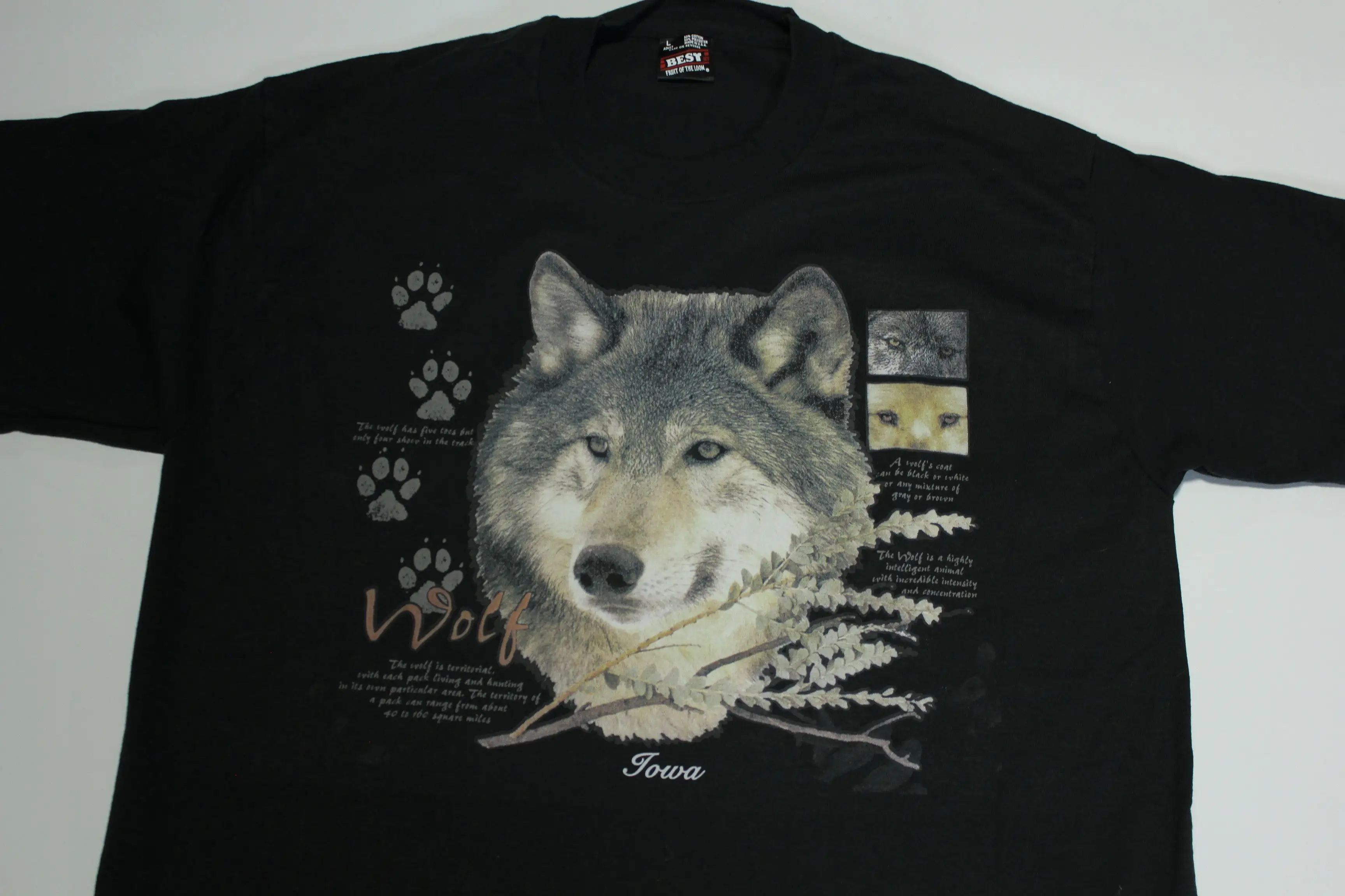 Wolf Facts Vintage 90's Single Stitch Screen Stars Iowa Tourist T-Shirt