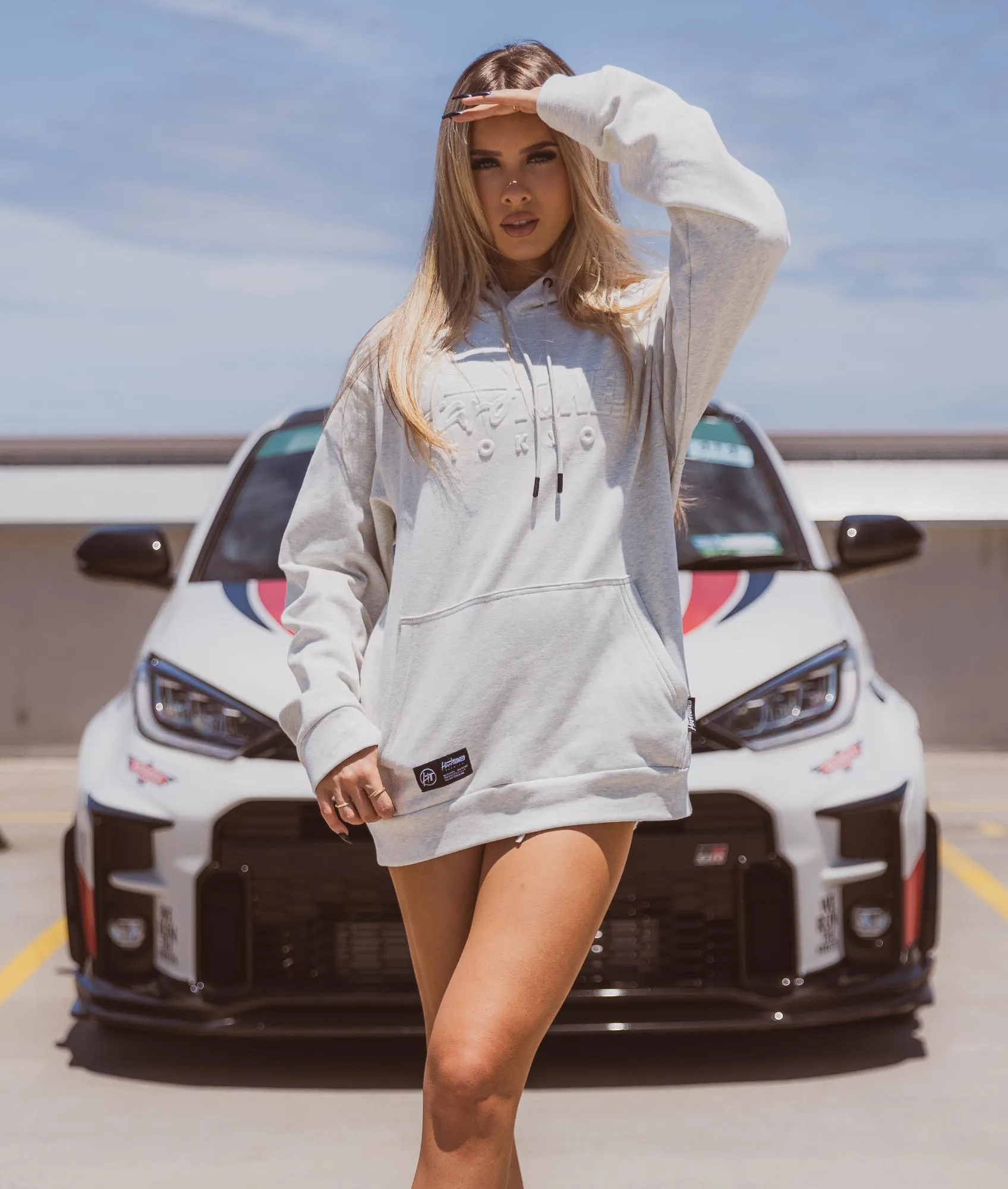 Women's Hardtuned Embossed P1 Fleece Hoodie - White